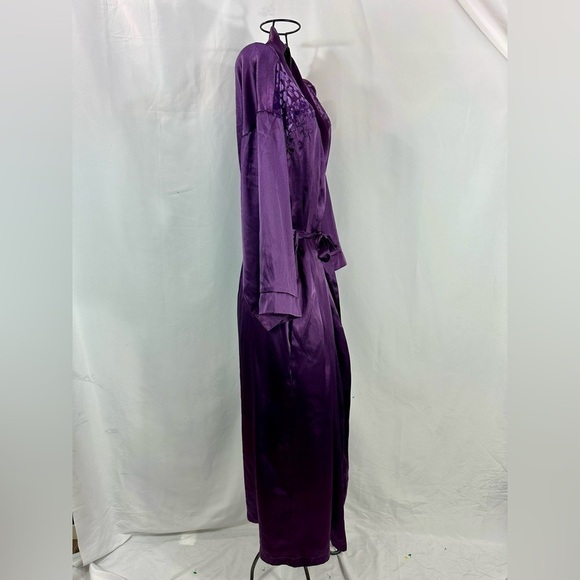 Vintage Lucy Pereda silky deep purple robe size M - Picture 6 of 14